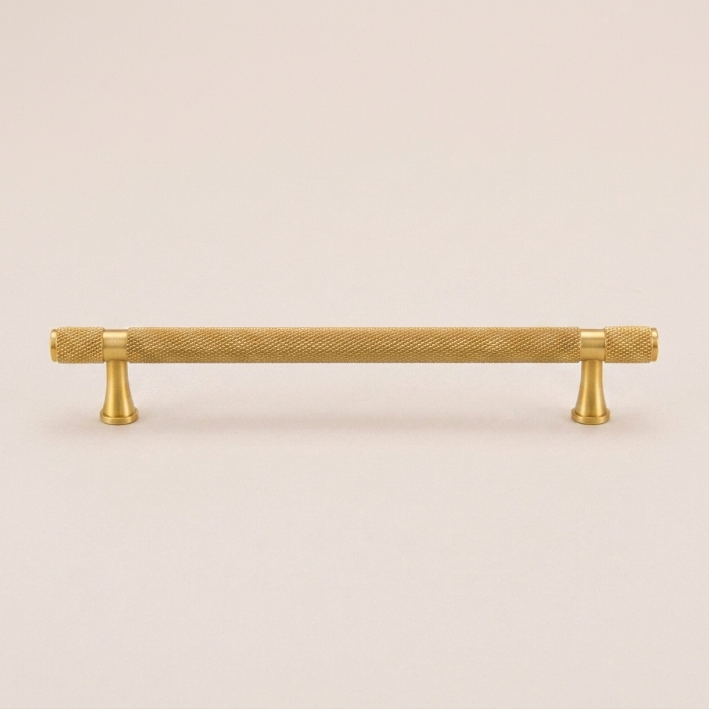 Aura Appliance Pull - Brass